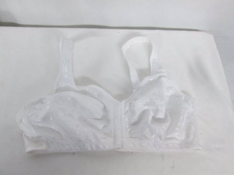 Just My Size Comfort Cushion Strap Front Close Bra