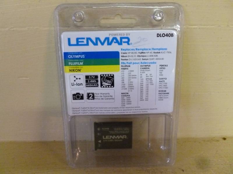 lot 77 image: New Camera Battery