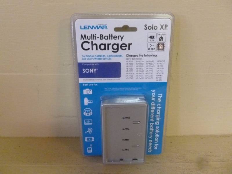 lot 96 image: New Battery Charger