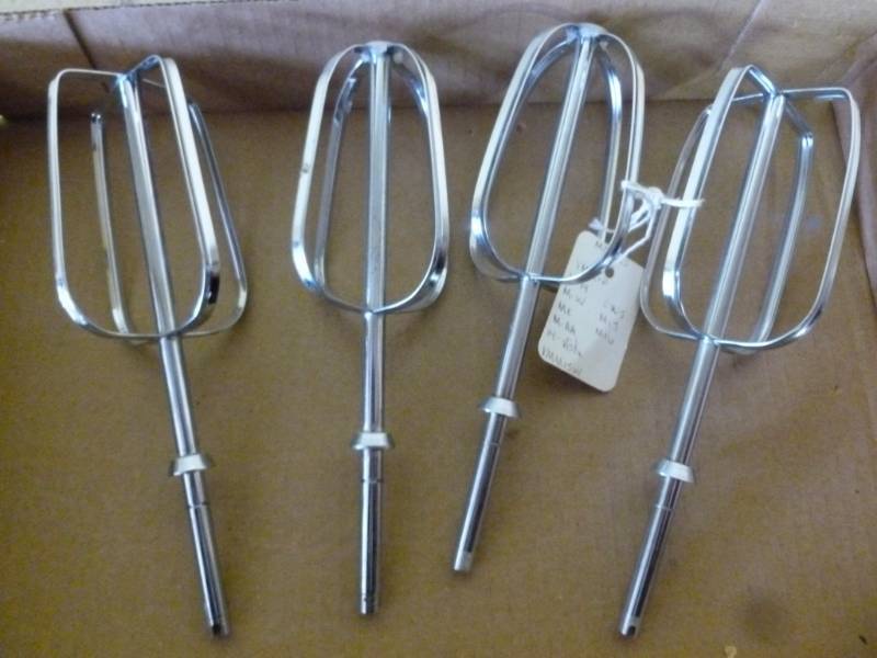 lot 320 image: New Mixer Beaters