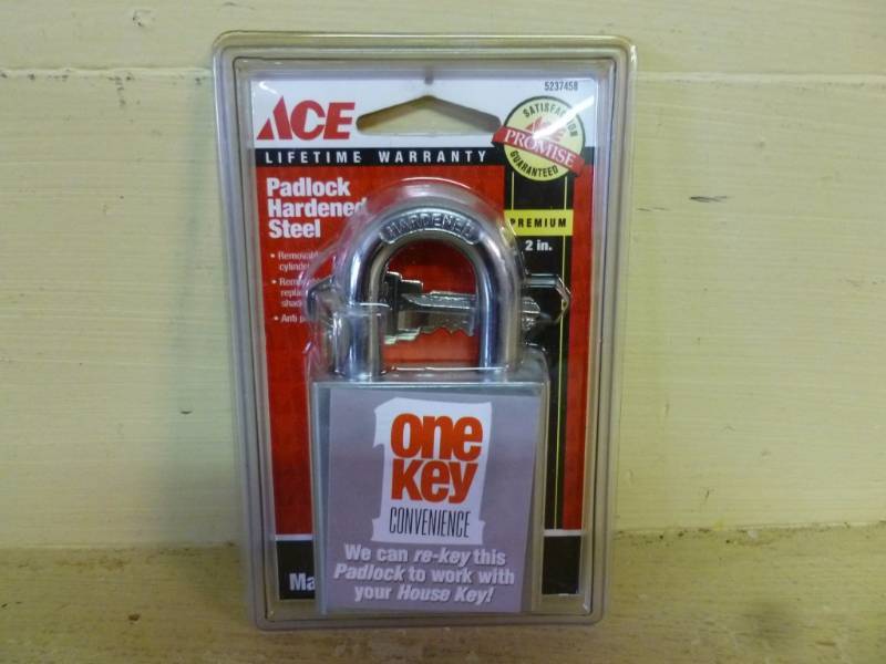 lot 332 image: New Padlock