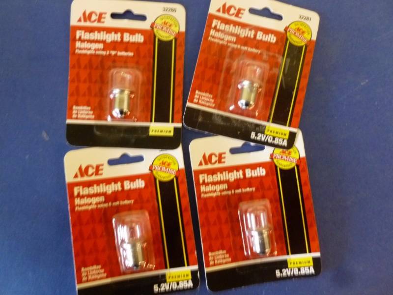 lot 444 image: New Flashlight Bulbs