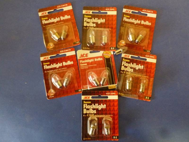 lot 447 image: New Flashlight Bulbs