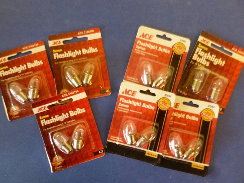 lot 452 image: New Flashlight Bulbs