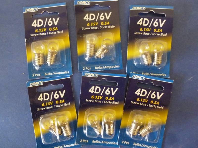 lot 458 image: New Flashlight Bulbs