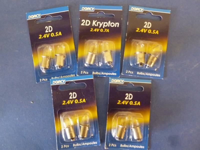 lot 462 image: New Flashlight Bulbs