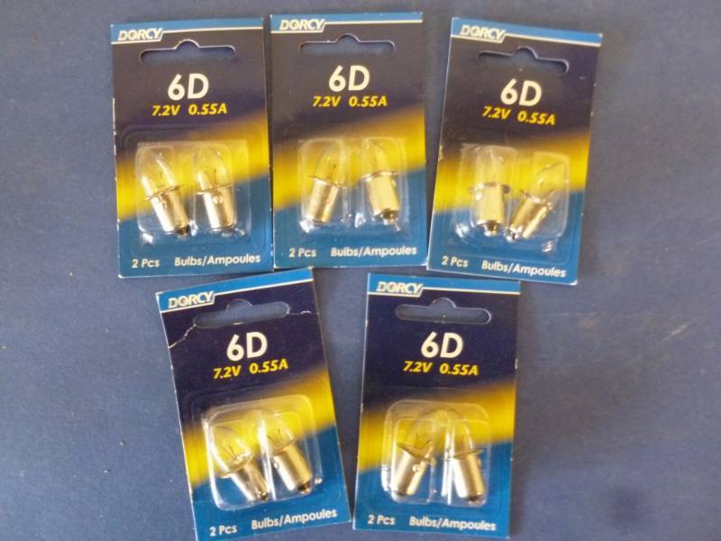 lot 472 image: New Flashlight Bulbs