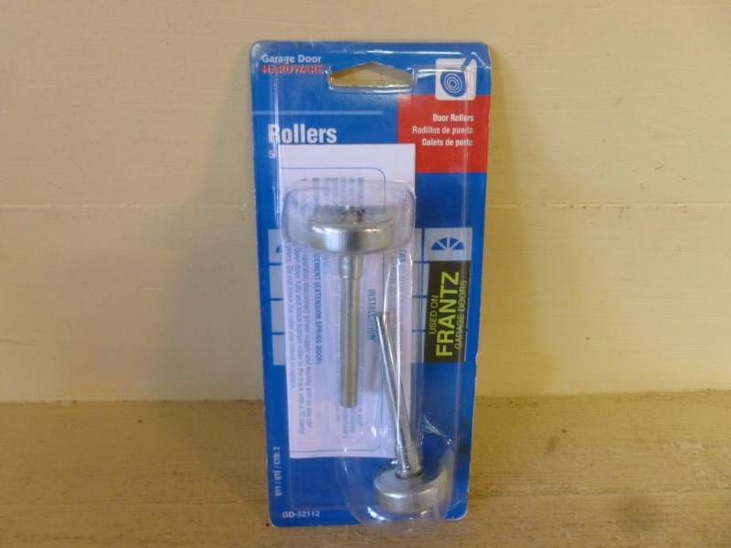 lot 587 image: New Garage Door Items