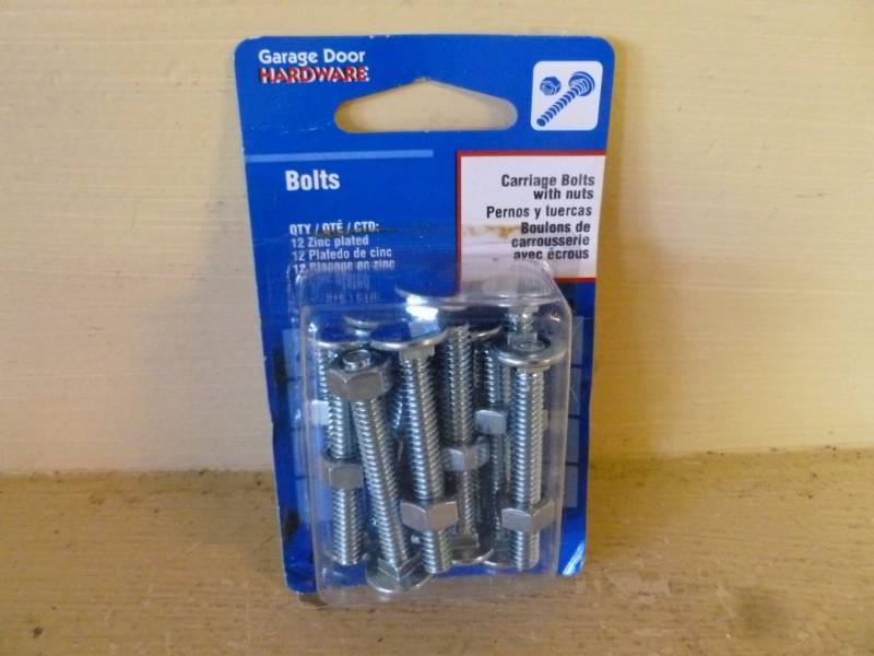 lot 592 image: New Garage Door Items