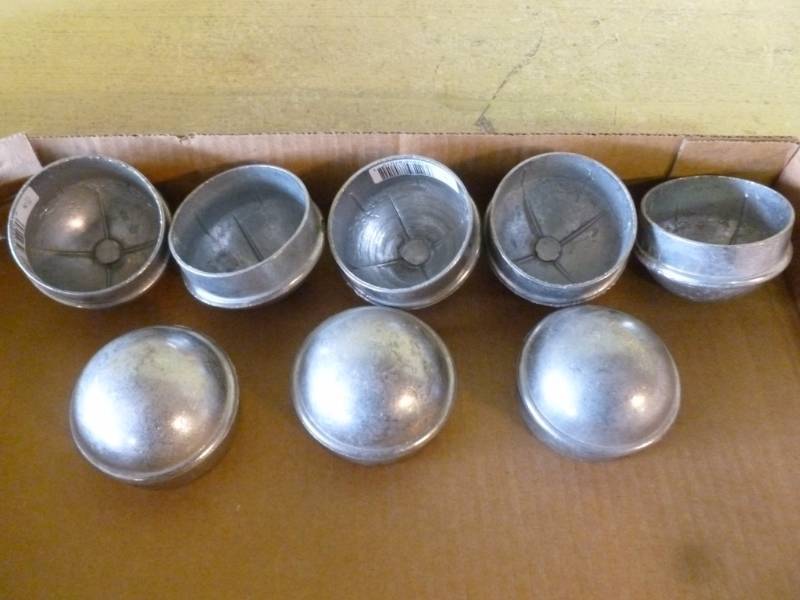 lot 610 image: New Chain Link Fence Parts