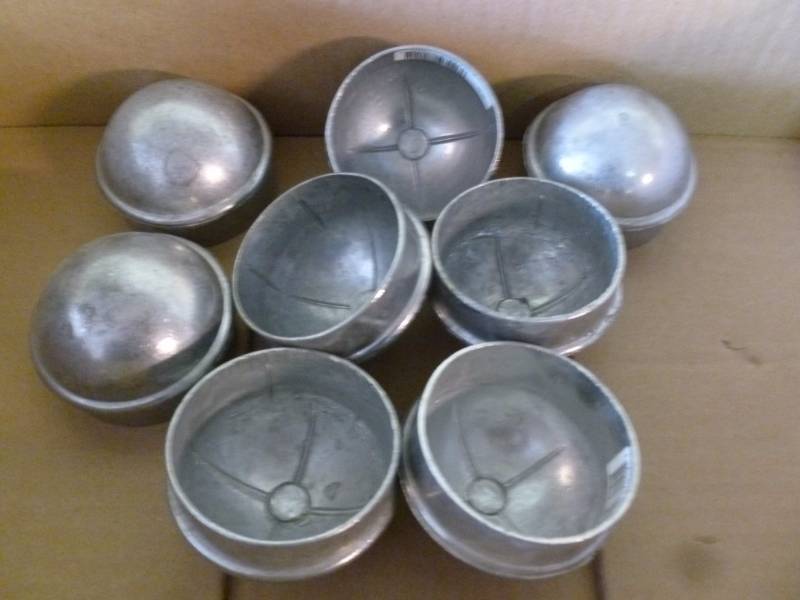 lot 611 image: New Chain Link Fence Parts