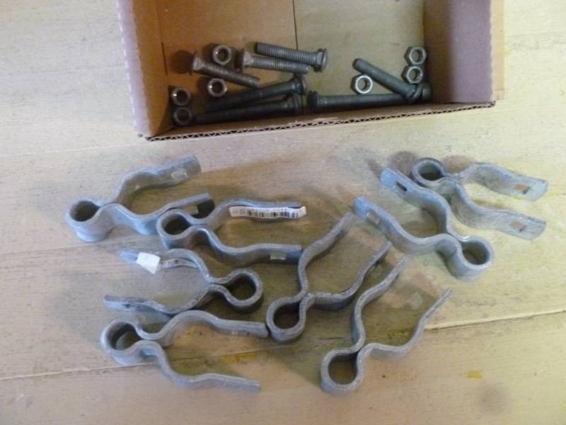 lot 619 image: New Chain Link Fence Parts