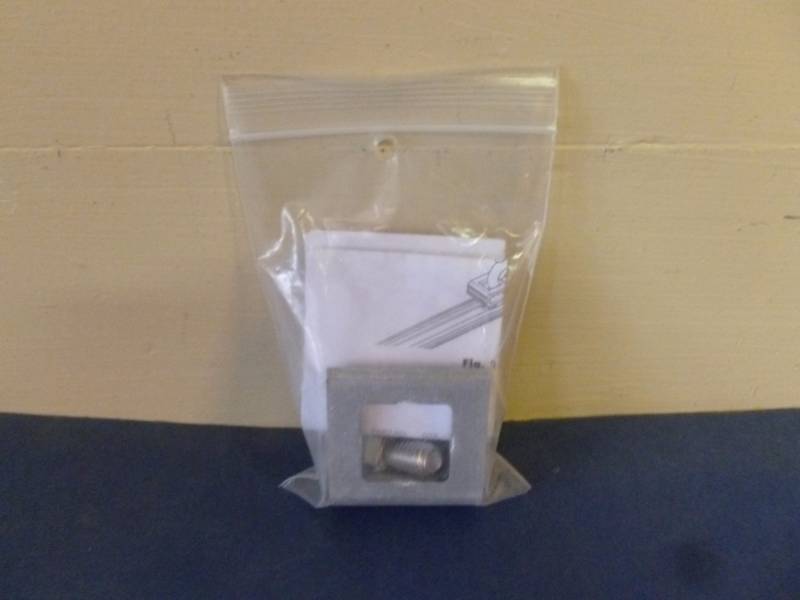 lot 640 image: New Aluminum Quick Loop Trailer Hookup Part