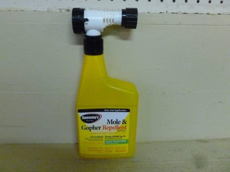 lot 706 image: New Mole & Gopher Repellent