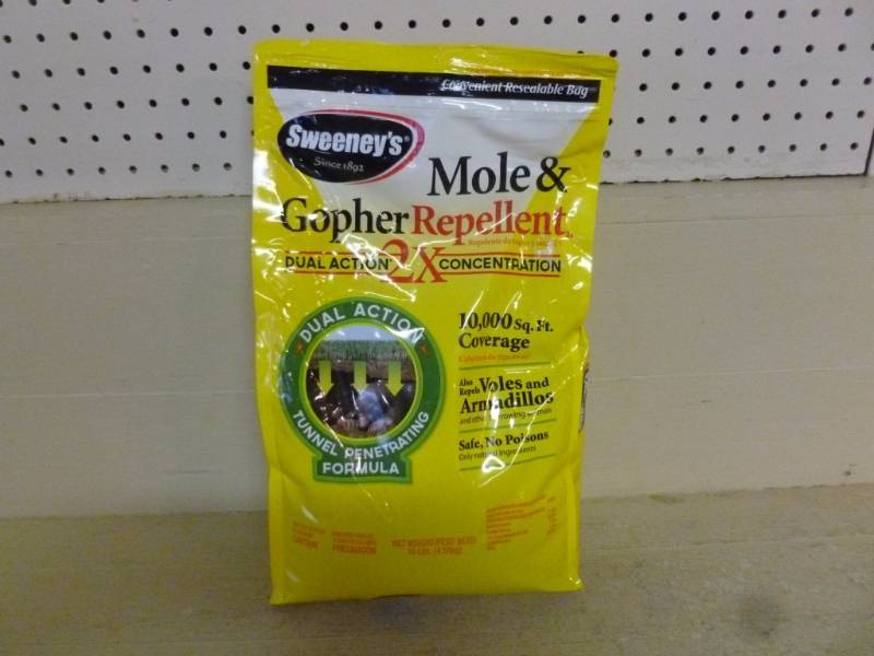 lot 710 image: New Mole & Gopher Repellent