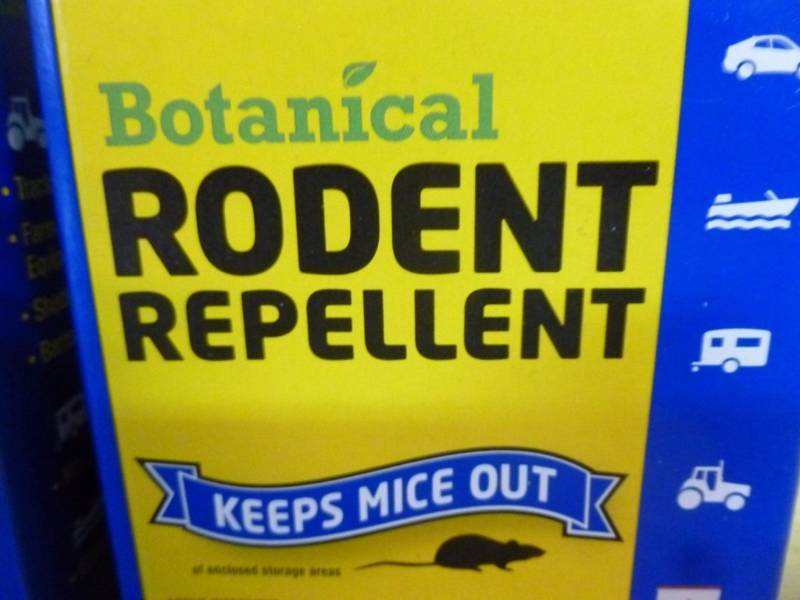 lot 715 image: New Rodent Repellent
