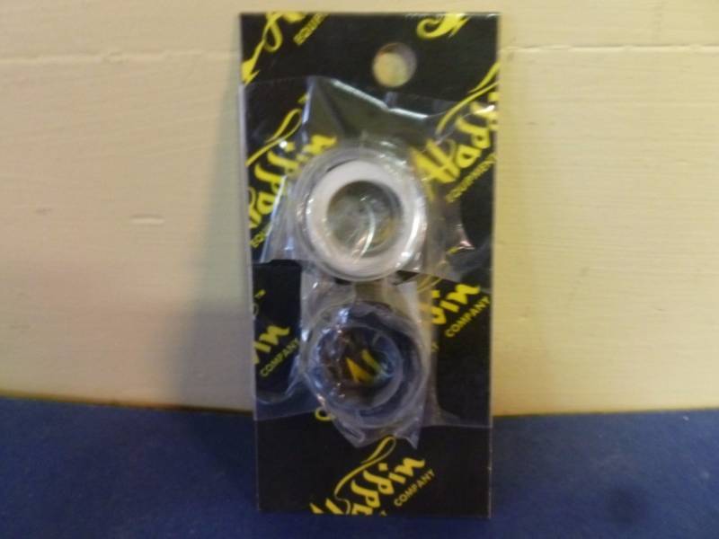 lot 779 image: New Pump Item