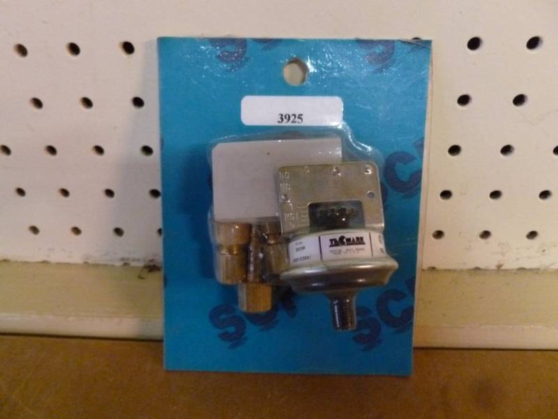lot 786 image: New Pressure Switch