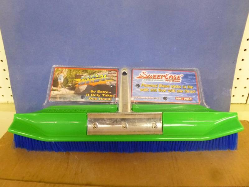 lot 829 image: New Pool Item