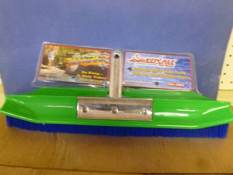lot 830 image: New Pool Item