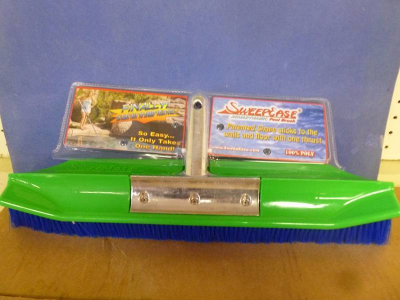 lot 831 image: New Pool Item