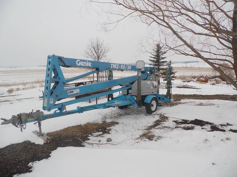 2001 Genie TMZ 5030 Portable (Tow Behind) Boom Lift