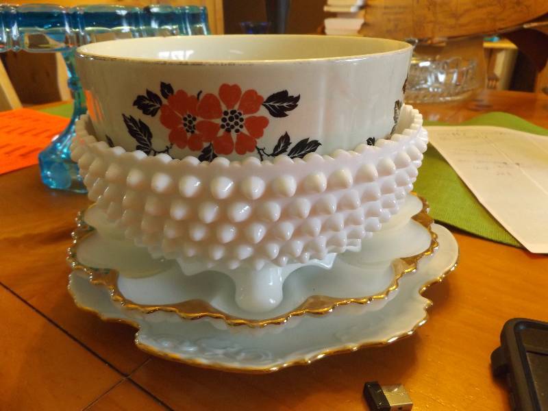 Decorative plates and bowls