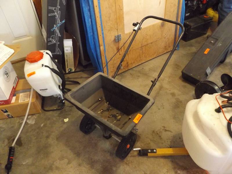 Fertilizer Spreader
