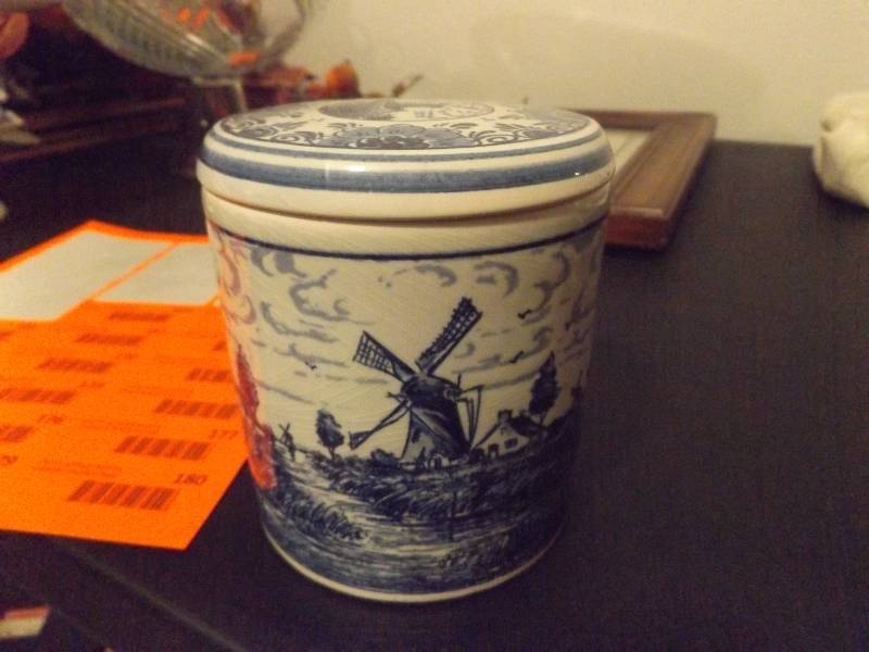 Canister