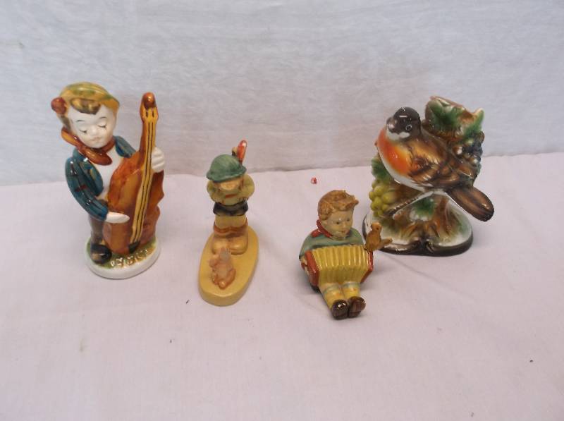 Figurines
