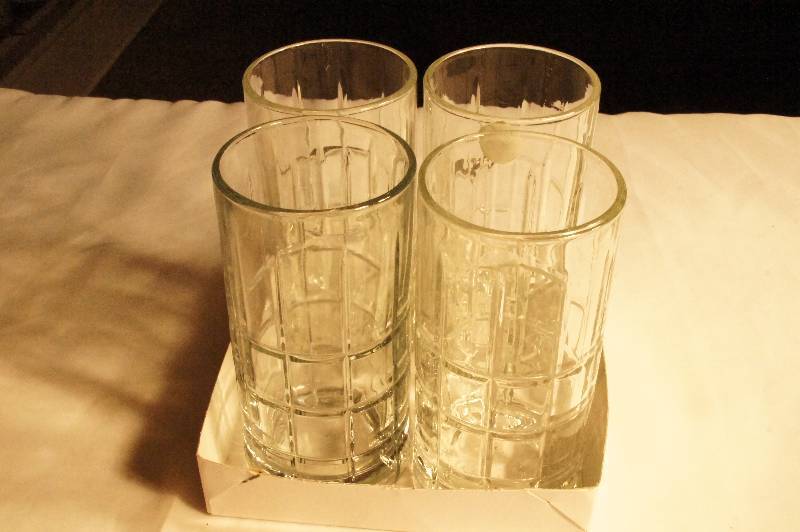 lot 430 image: 4 heavy glass cups Approx. 6 14 H. 3 W