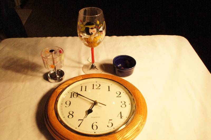 lot 436 image: Clock, Wine glass, toothbrush holder, and small bowl