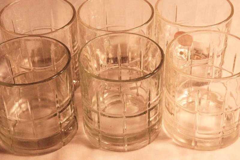 lot 440 image: 6 heavy glass cups Approx. 3 W and 3 14 H