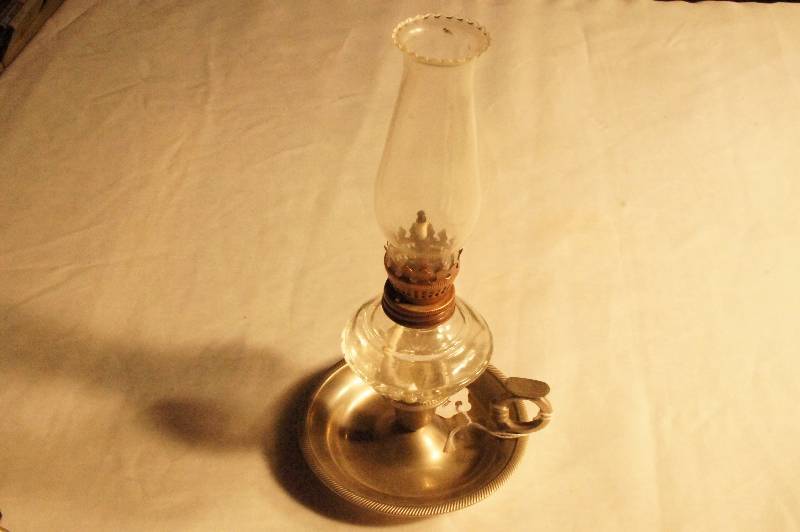 lot 447 image: Oil Lamp Approx. 9 14  H