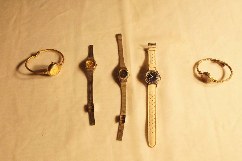 lot 451 image: Lot of 5 Watches, 3 Quarts, 1 Timex, and 1 Milan Quartz