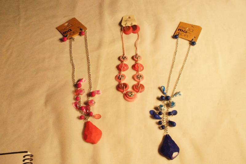 lot 459 image: Lot of 3 Necklaces and Earrings Sets
