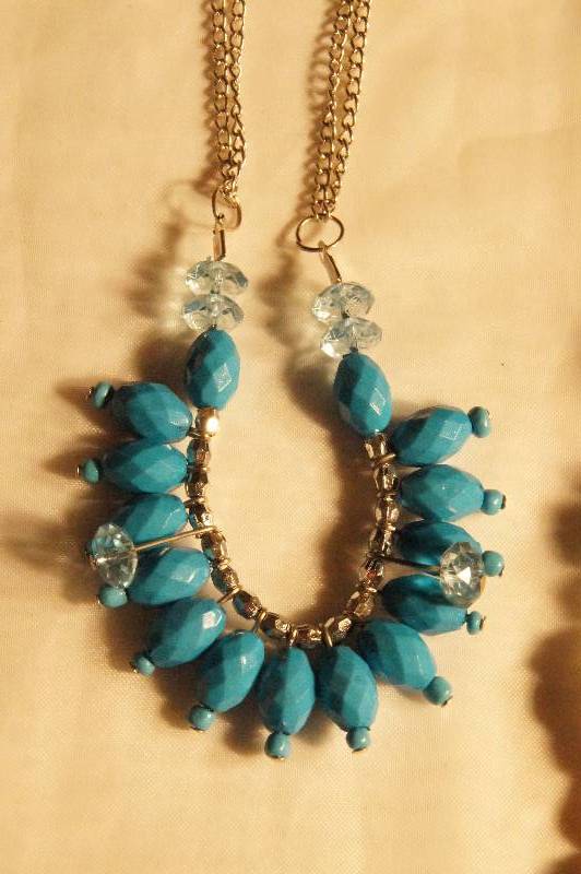 lot 462 image: Lot of 3 Necklaces - 2 with Earings