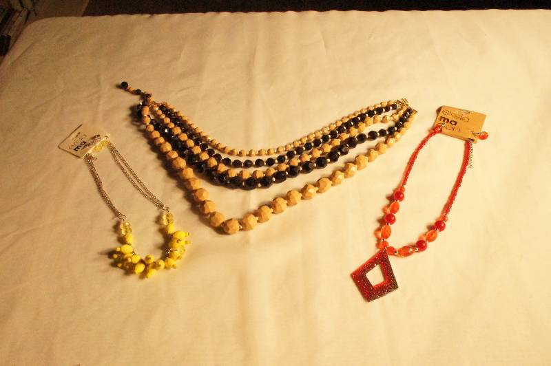 lot 466 image: Lot of 3 Necklaces - 2 with Earings