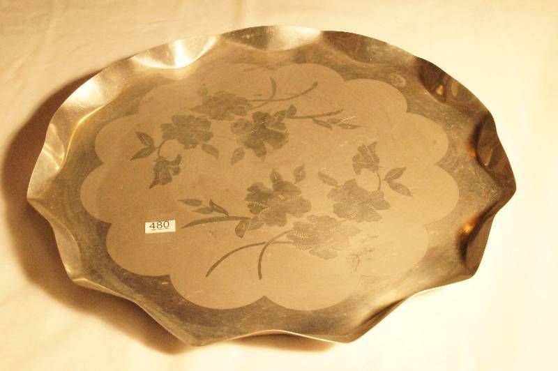 lot 480 image: Vintage Metal Serving Tray with Flowers Scalloped Edge - Approx 14 across