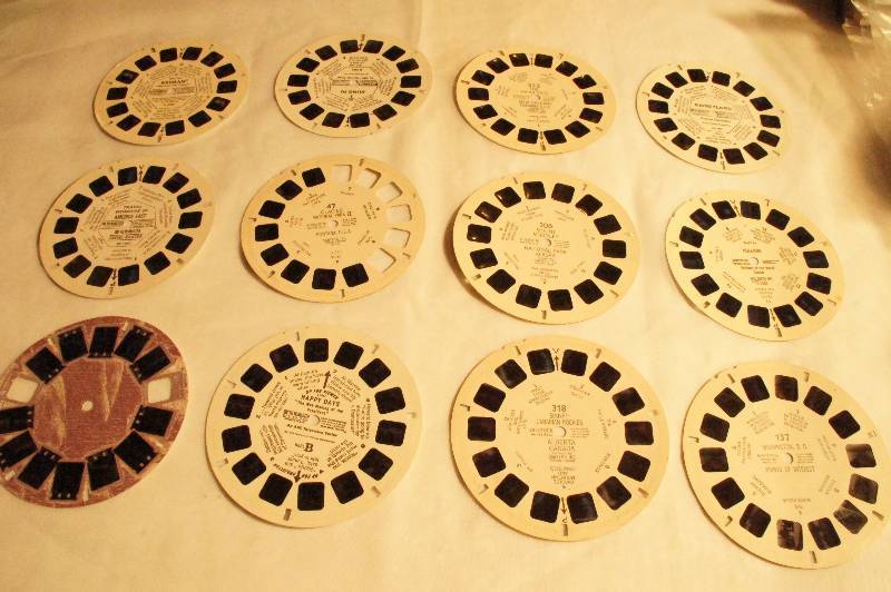 lot 495 image: Vintage View Master Slides