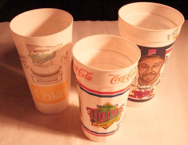 lot 501 image: 3 Vintage Collectible Twins Cups - 1 Kirby Puckett #34, 1 1987 Twins Cup and 1991 Twins Cup