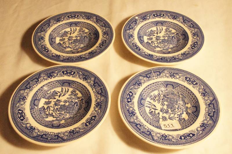 lot 511 image: Vintage Collectible Blue Willow Roll Plates (set of 4) Approx 6 Willowware by Royal China D52