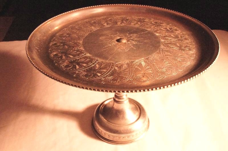 lot 513 image: 1950s Vintage Hand Hammered Aluminum Standing Cake Plate Approx 11 across x 8 Tall - Very Unique