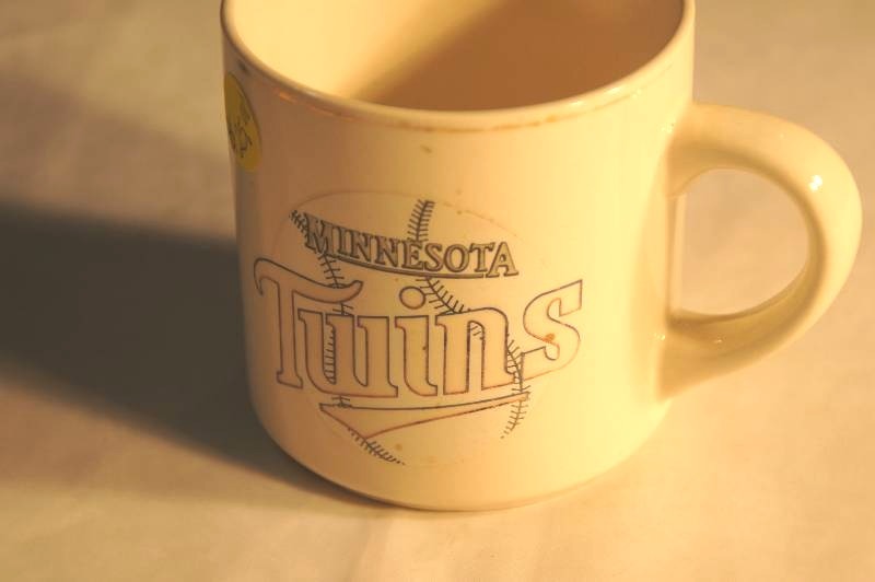lot 532 image: Collectible MN Twins Coffee Mug 1987 World Chanpions