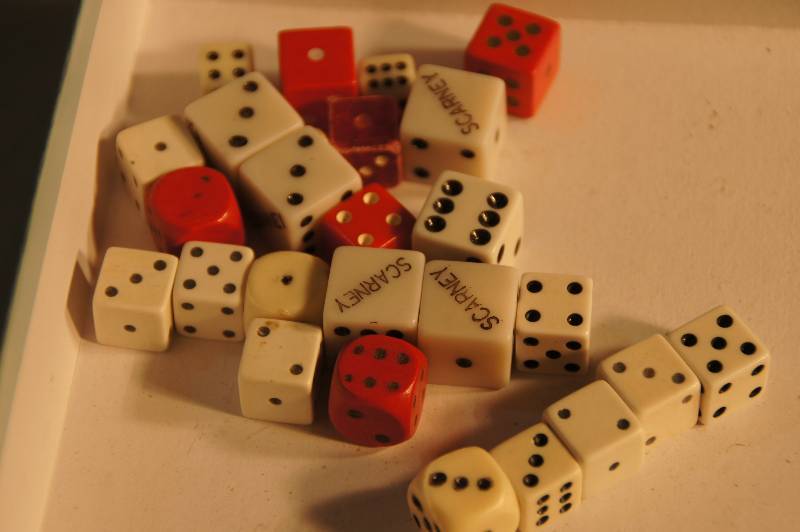 lot 547 image: Lot of Dice