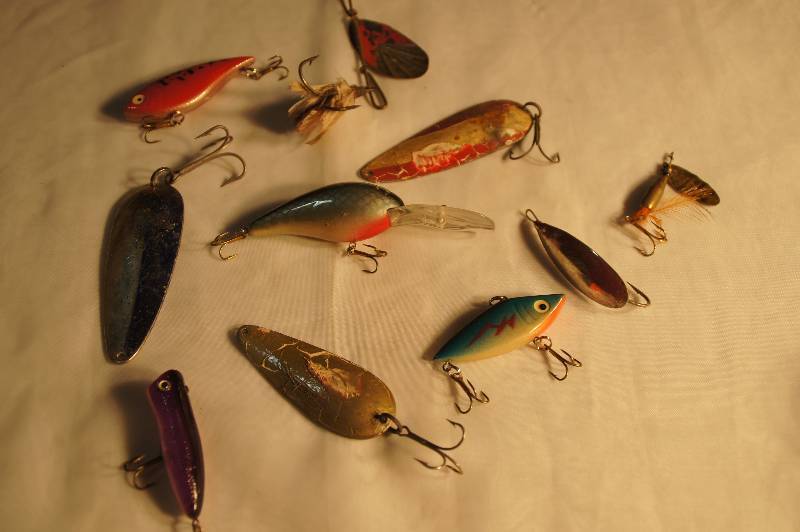 lot 576 image: Lot of 10 Fishing Lures