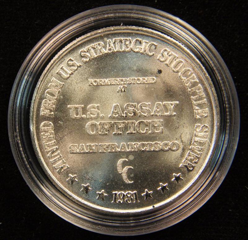 PRE US SILVER EAGLE 1 TROY OZ. .999 FINE SILVER ROUND MINTED FROM STRATEGIC STOCKPILE OF SILVER STORED AT US ASSAY OFFICE SAN FRANCISCO 1981 IN AIRTITE HOLDER