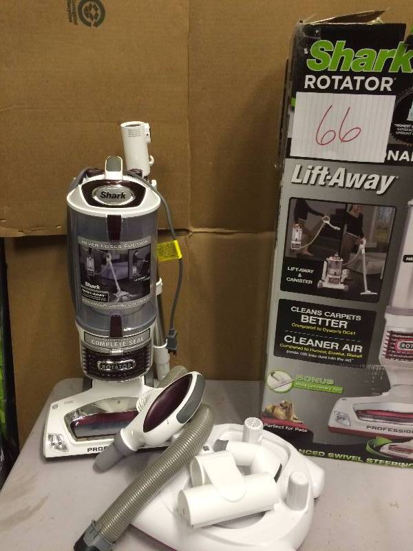 lot 66 image: Shark Rotator New