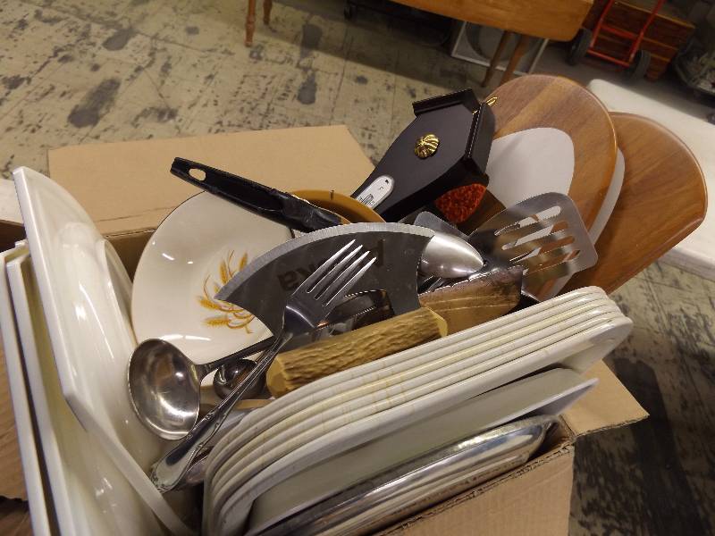 Kitchen Servers and Dcor