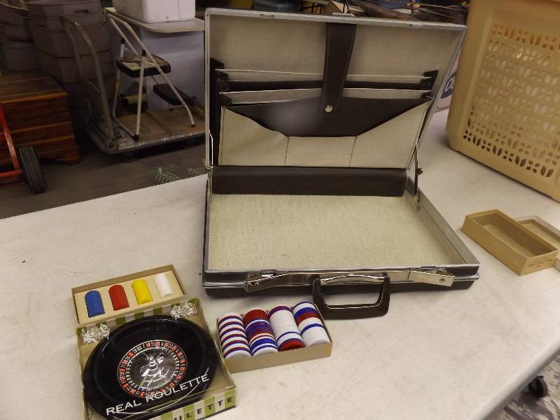 Briefcase, Gambling